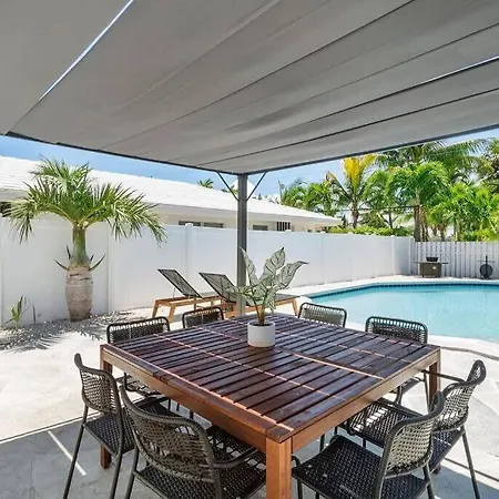 The Sandbar Walk To Beach Comfy Beds Firepit Pool